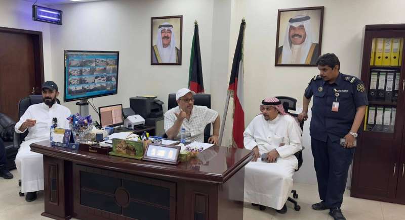 الفهد متفقدا منفذ النويصيب