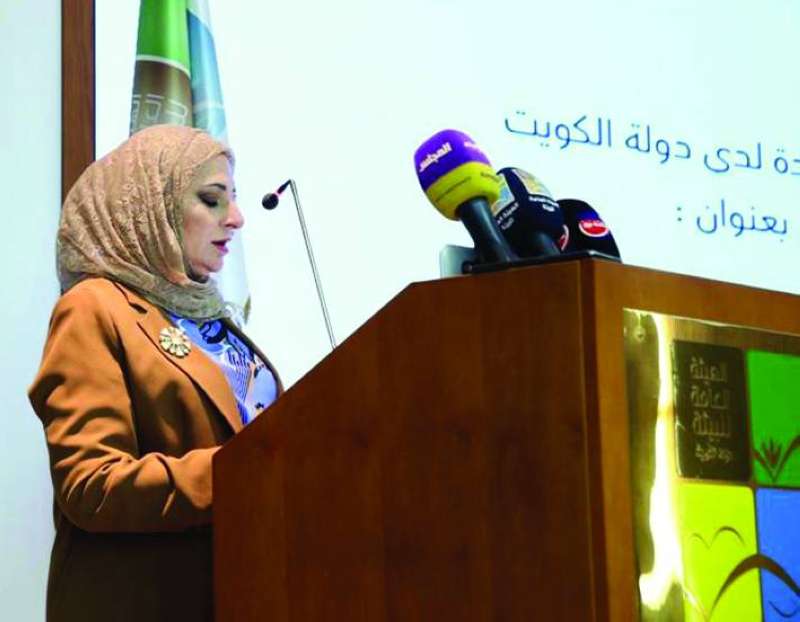 سميرة الكندري متحدثة في افتتاح الورشة