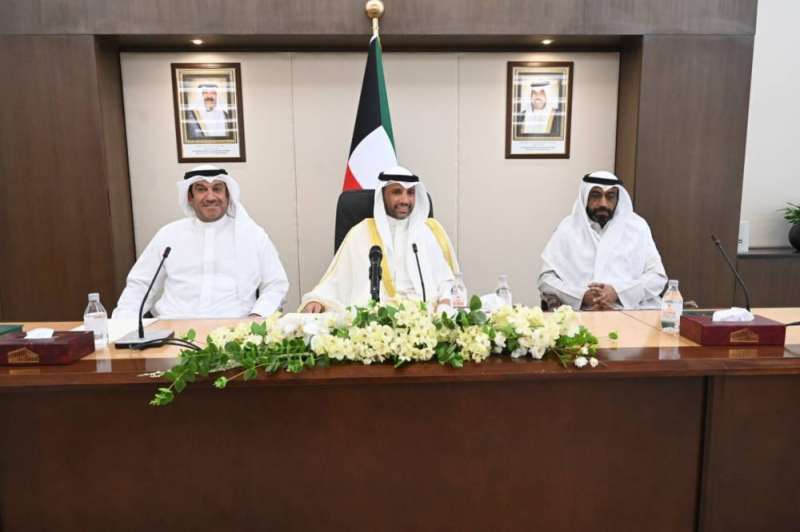 الغانم والشحومي والوسمي خلال المؤتمر الصحافي