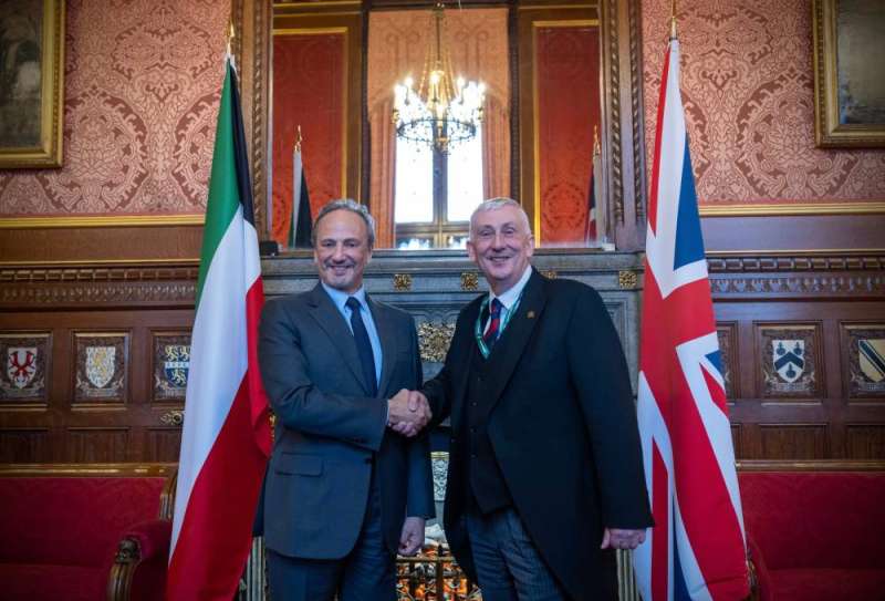 وزير الخارجية ورئيس مجلس العموم