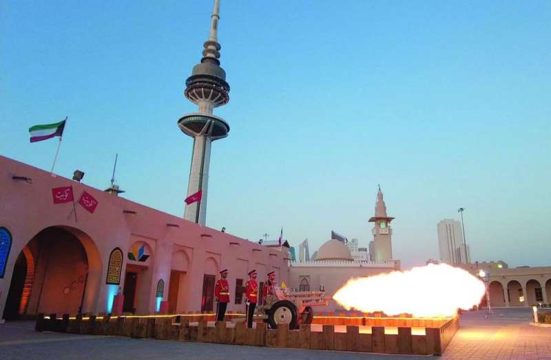 
مدفع الإفطار ينطلق في قصر نايف من دون الجمهور 	(تصوير أسعد عبدالله)
