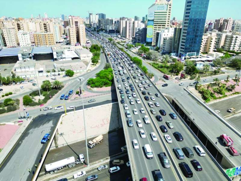 
جهود كبيرة بذلتها الجهات المعنية لفتح نفق طريق المغرب السريع 	(تصوير أسعد عبدالله)
