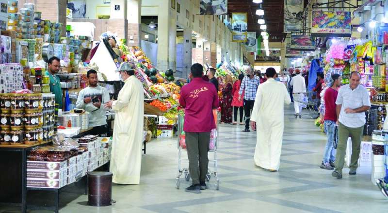 كل ما تشتهيه تجده في أسواق المباركية 