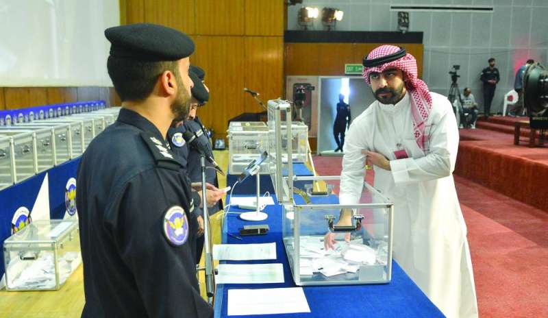 
من مراسم إجراء القرعة
