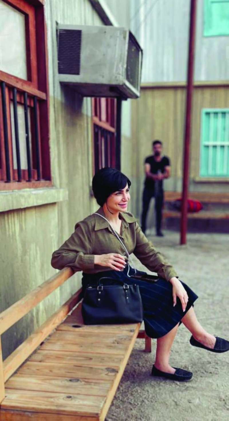 سارة العنزي في دور الصحافية «عبير» 