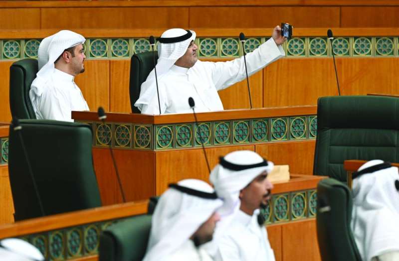 
سيلفي لأحمد الحمد مع هشام الصالح
