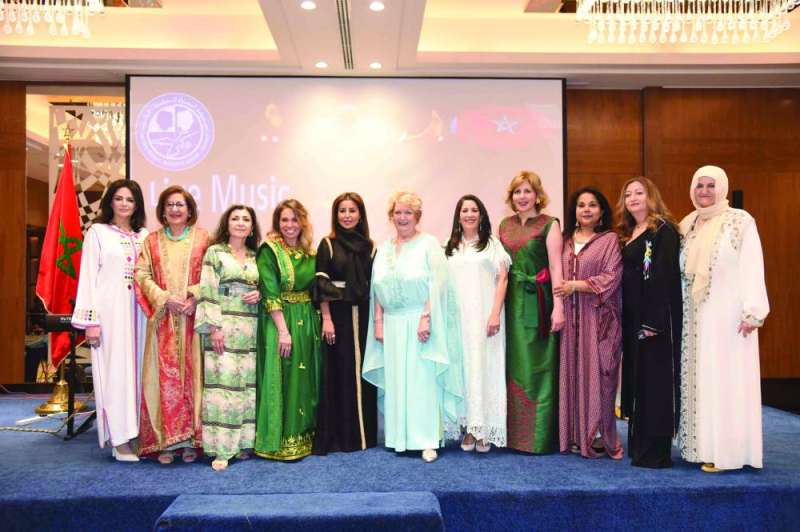 لقطة تذكارية لعضوات المجموعة