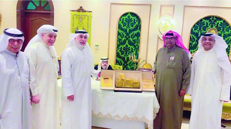 عبدالرسول مُكرّماً بحضور «شادي الخليج» 