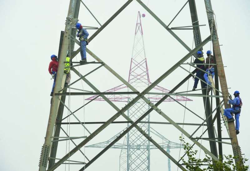 
هل تتحول «الكهرباء» إلى مؤسسة؟ 	 (تصوير أسعد عبدالله)