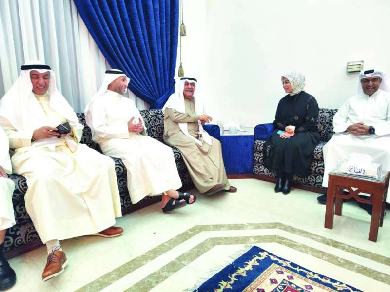 
السفيرة التركية في ديوانية الغانم
