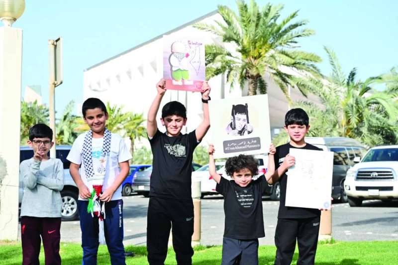 
صغار يشاركون في الوقفة التضامنية
