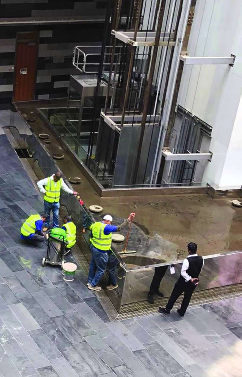 
صيانة النوافير المائية في مبنى «التربية»
