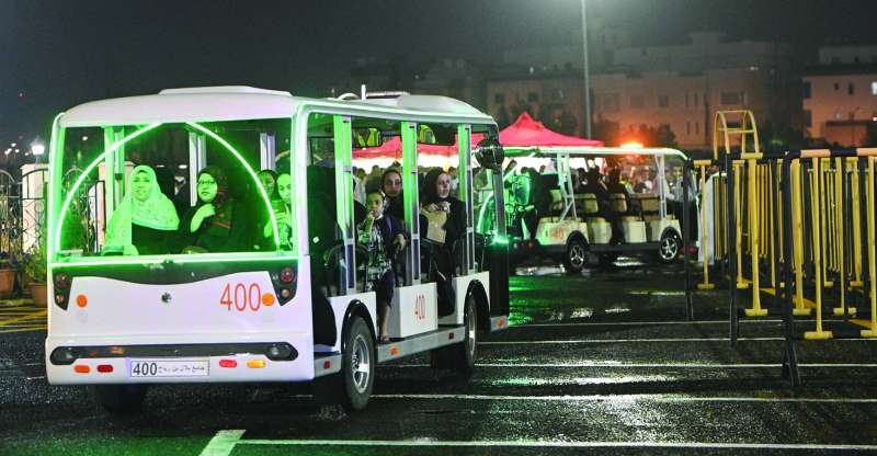 
آليات لنقل المصلين إلى المسجد