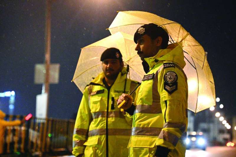 
مواكبة أمنية رغم الأمطار