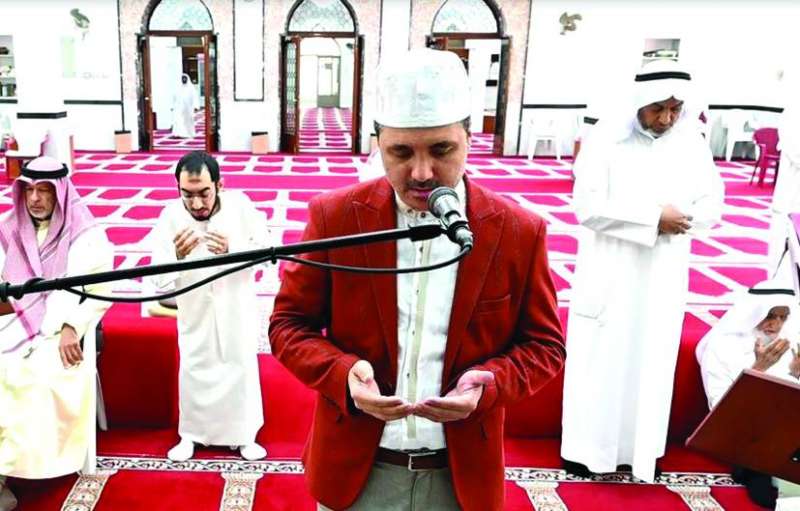 ابراهيم كوبان بعد رفعه الأذان في مسجد ملا مرشد 	(تصوير نايف العقلة) 