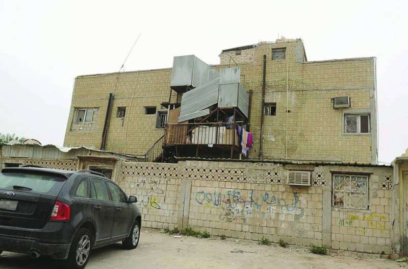 
مبنى متهالك
