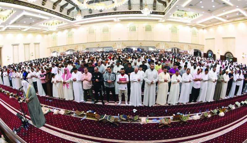 جانب من صلاة التهجد بمسجد بلال بن رباح 