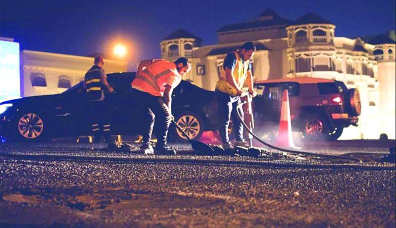 
جانب من معالجة إحدى الحفر العميقة