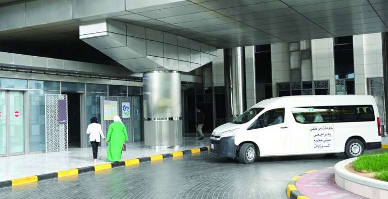 
الانسيابية وصلت إلى مواقف مجمع الوزارات	(تصوير نايف العقلة)