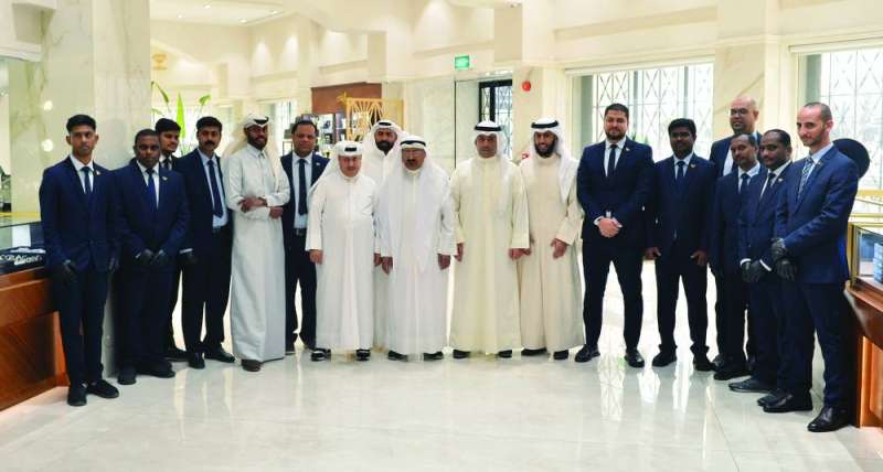 فارس وعبدالله الفارس متوسطين موظفي فرع الشويخ 