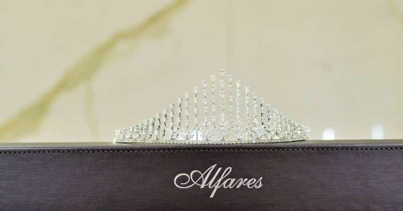 تاج من الألماس
