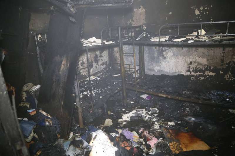 إصابة شخص وإنقاذ محتجزين جراء حريق عمارة في الفروانية 