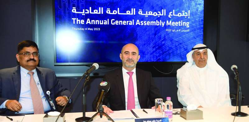 حوّا مترئساً العمومية 	 (تصوير سعود سالم)