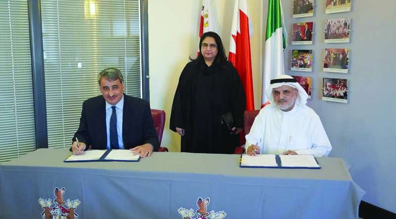 
جانب من توقيع الاتفاقية