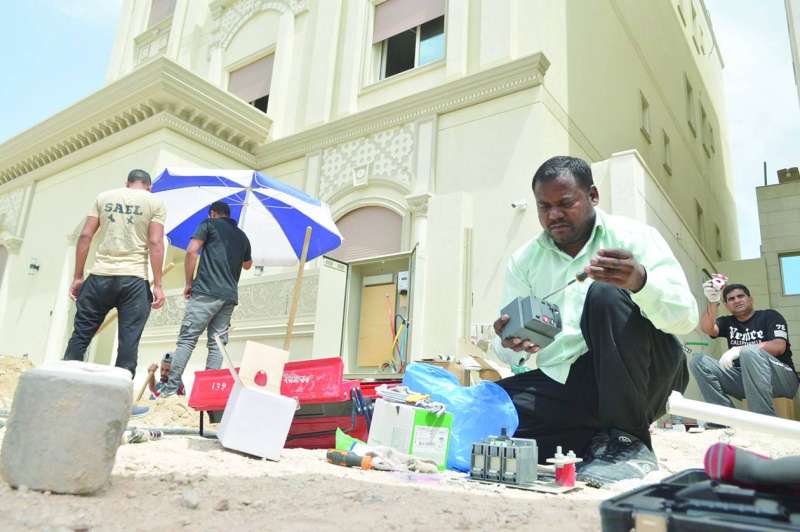 
تجهيز أدوات توصيل التيار
