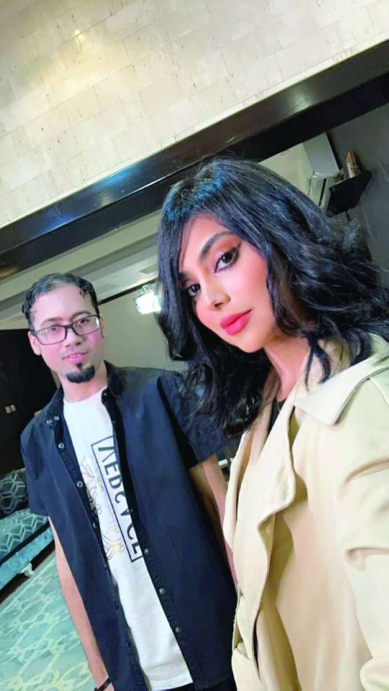 طارق الجمعة وشيلاء سبت 