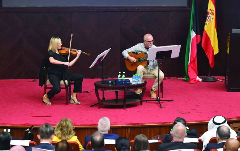 أوربون وفرنانديز خلال الأمسية 