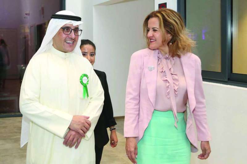 
السفيرة الفرنسية وأحمد الناصر