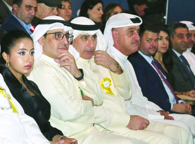 أحمد الناصر في مقدم الحضور 