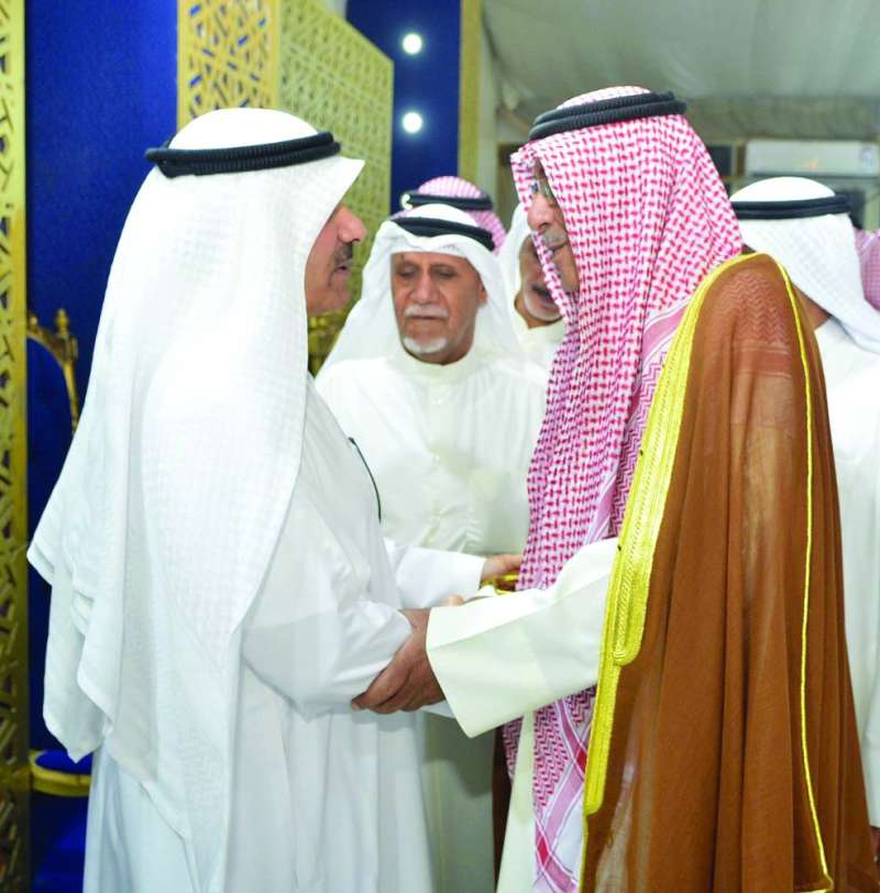 الشيخ عبدالعزيز الجعيب مهنئاً الخليفة