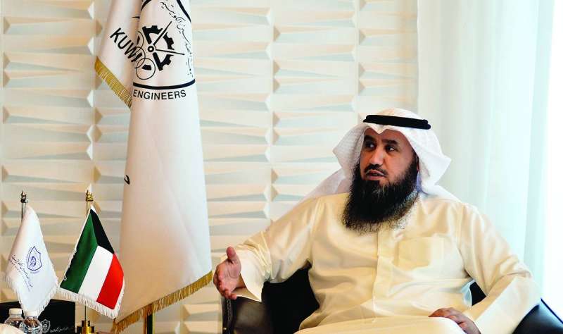 
فيصل العتل متحدثاً لـ «الراي»	 (تصوير سعود سالم)