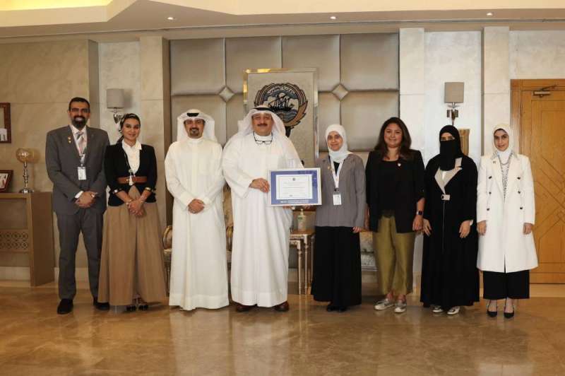 وزير الصحة يستقبل فريق «برنامج البورد الكويتي لطب أسنان الأطفال» في مركز الفروانية التخصصي 