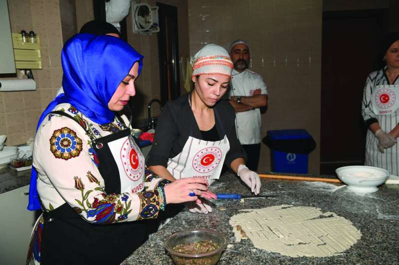 سونمز تشارك في طبق آخر