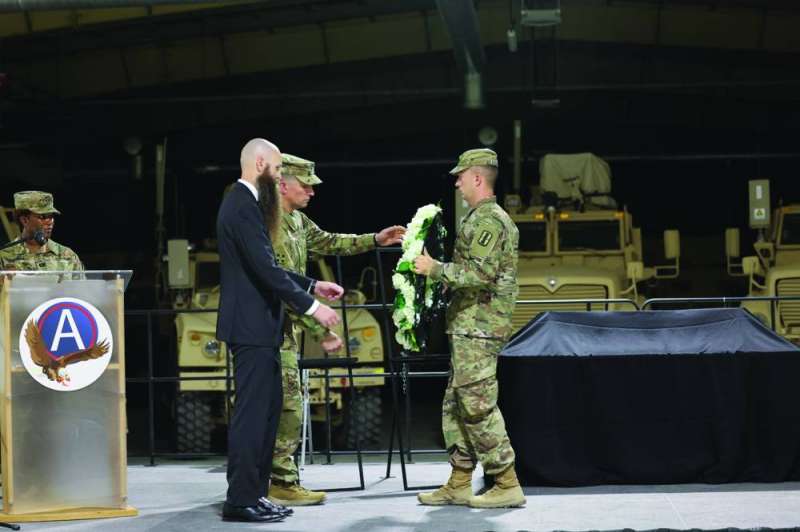 أكليل ورود في يوم الذكرى