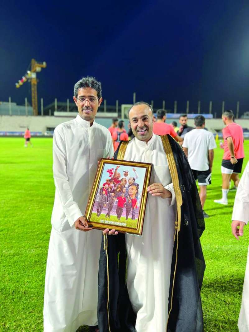 عقلة مع رفيق دربه محمد الهاجري