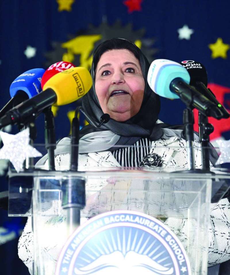 
فايزة الخرافي متحدثة في الحفل