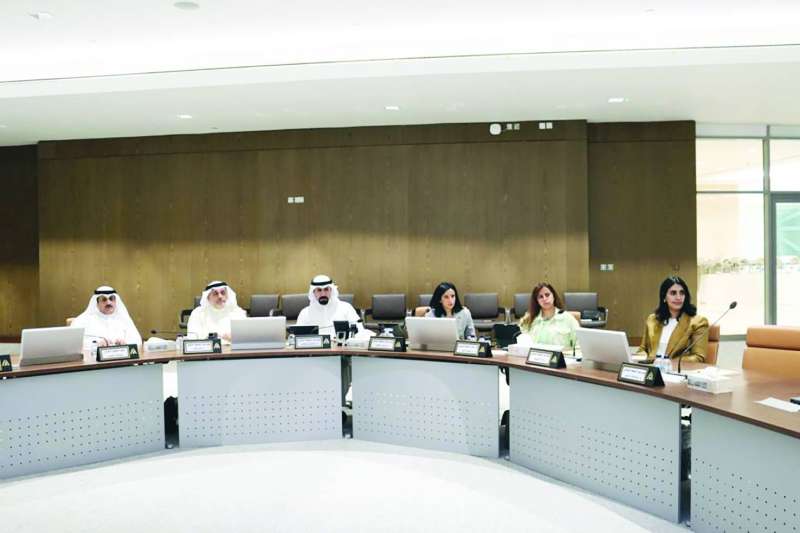 
جانب من اجتماع لجنة المخطط الهيكلي في المجلس البلدي
