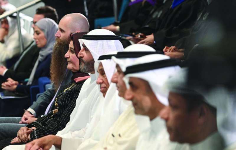 
الخرافي والمرزوق والقائم بالأعمال الأميركي وكبار الحضور
