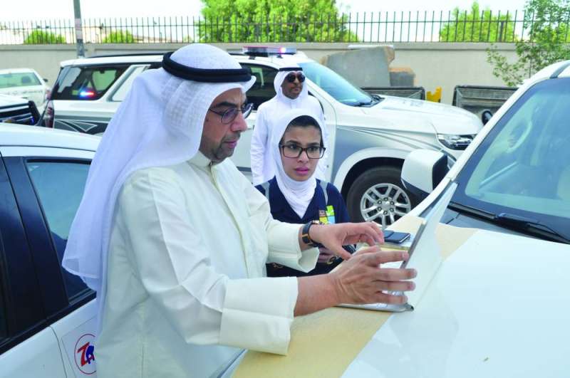 
الدبوس والدباشي يستعلمان «أونلاين» عن حالة عقار مخالف