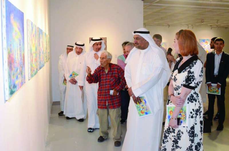 الفيلكاوي مع محفوظ... وعدد من الحضور 