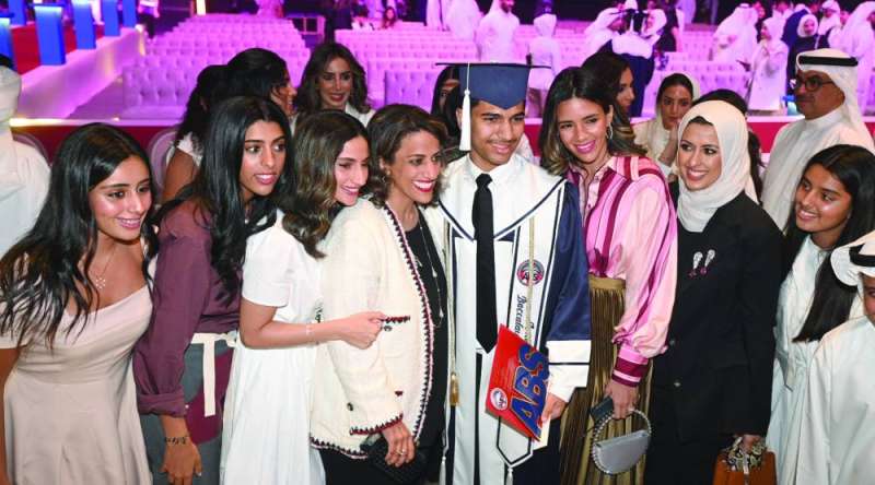 
تهاني من الأهل والأحبة