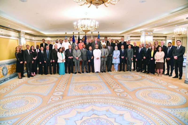 
لقطة جماعية للسفراء والديبلوماسيين خلال توديعهم سفراء البوسنة وجورجيا وهندوراس
