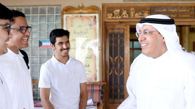 وزير التربية خلال الجولة التفقدية