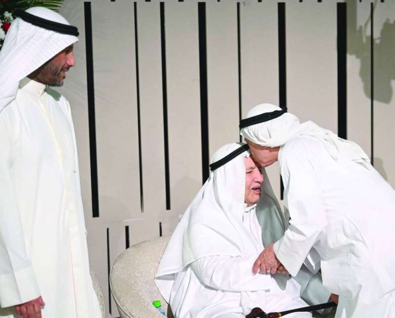 
علي الغانم يتلقى التهاني
