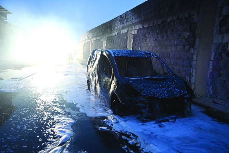 سيارة أكلتها النيران 