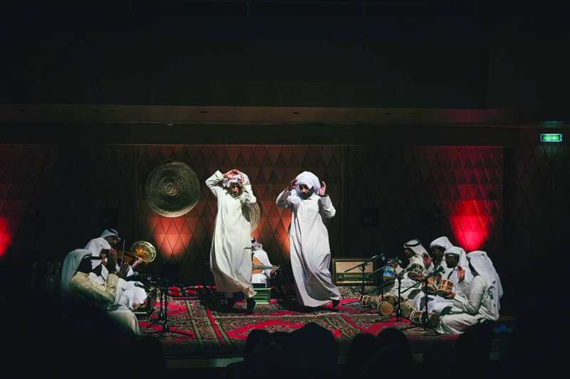 رقص شعبي على إيقاع «فن الصوت»